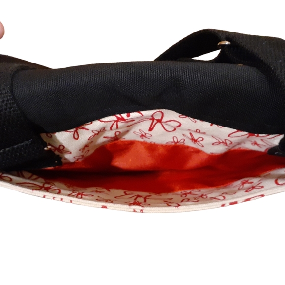 LivLo Designs Women's Messenger Crossbody Lined Bag Black White Red Ditsy Floral - Picture 5 of 7